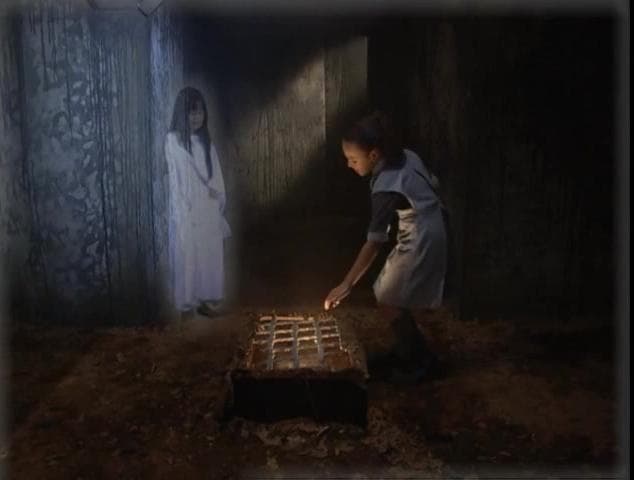 Amy, la niña de la mochila azul
