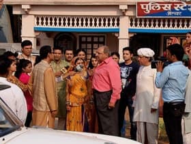 Anandi tries to help shiv