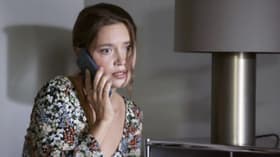 Nathalie sucht in Gieses Büro nach Hinweisen