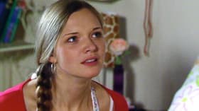 Nina beobachtet den Kuss zwischen Deniz und Roman