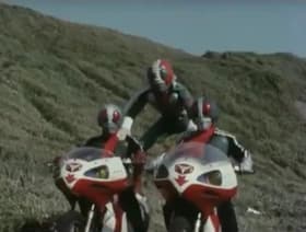 Critical Moment! Baron Tusk vs. The Three Riders!!