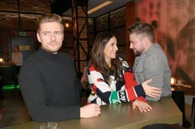 Philip hadert mit Jessicas Ausbildungsentscheidung