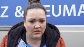 Hanna kann sich aus einer gefährlichen Lage befreien