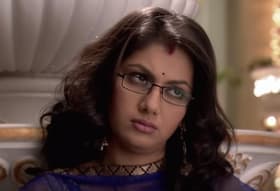 Pragya gets Drunk