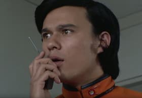 Uchuu kara kita toumei daikaijuu