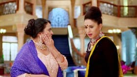 Janhvi Slaps Pinky