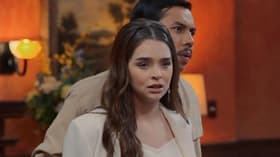 ¡Ella es una impostora!